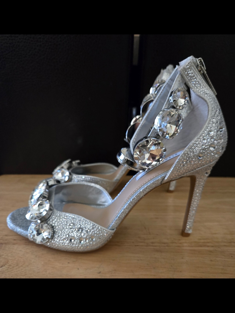 Gianni Bini Oaklynn Rhinestone Jeweled Ankle Cuff Dress Sandals  Size  9.5 - Picture 4 of 10